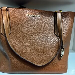 Michael Kors Kimberly Brown Leather Tote purse
